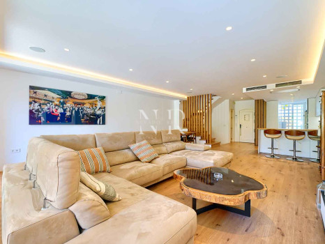 Semi-detached villa for sale in Oasis de Nagüeles with a private pool