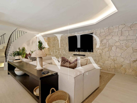 Villa en Nueva Andalucía con vistas al mar en venta