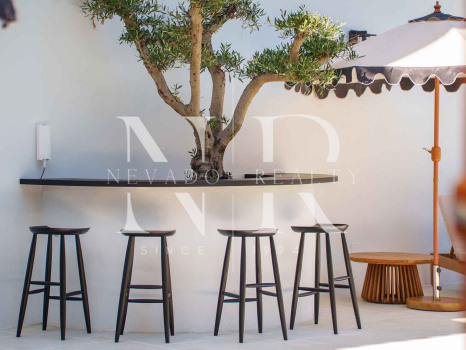 Villa en Nueva Andalucía con vistas al mar en venta
