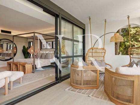 Villa en Nueva Andalucía con vistas al mar en venta