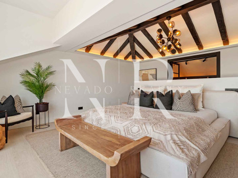 Villa en Nueva Andalucía con vistas al mar en venta