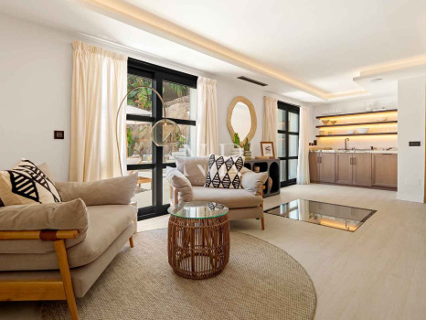 Villa in Nueva Andalucía with sea views for sale