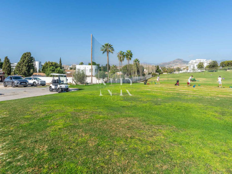 Plot next to the Real Club de Golf de Guadalmina with golf views for sale