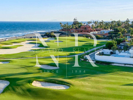 Plot next to the Real Club de Golf de Guadalmina with golf views for sale