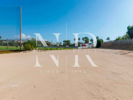 Plot next to the Real Club de Golf de Guadalmina with golf views for sale