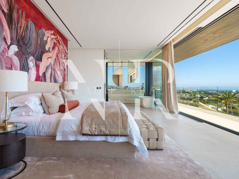 Villa en Urbanización El Herrojo Alto con vistas panorámicas al mar en venta