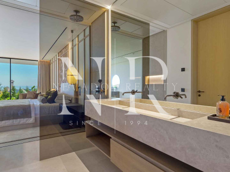 Villa en Urbanización El Herrojo Alto con vistas panorámicas al mar en venta