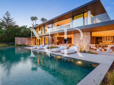 Villa en Urbanización El Herrojo Alto con vistas panorámicas al mar en venta