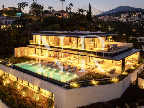 Villa en Urbanización El Herrojo Alto con vistas panorámicas al mar en venta