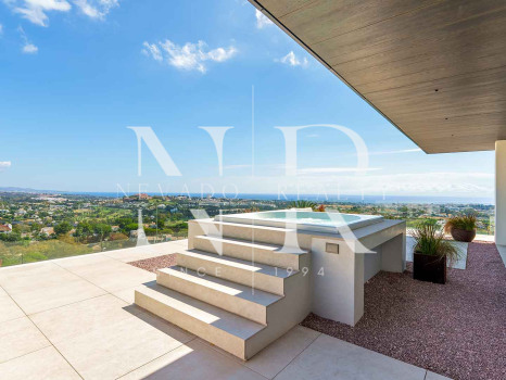 Villa en Urbanización El Herrojo Alto con vistas panorámicas al mar en venta