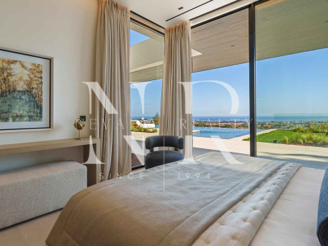 Villa en Urbanización El Herrojo Alto con vistas panorámicas al mar en venta