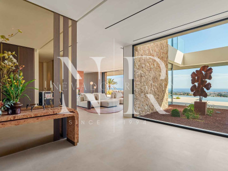Villa en Urbanización El Herrojo Alto con vistas panorámicas al mar en venta