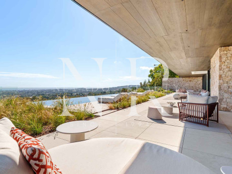 Villa en Urbanización El Herrojo Alto con vistas panorámicas al mar en venta