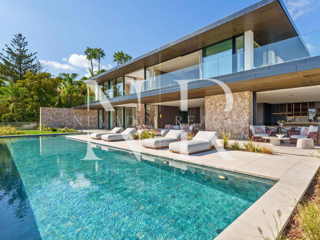 Villa en Urbanización El Herrojo Alto con vistas panorámicas al mar en venta