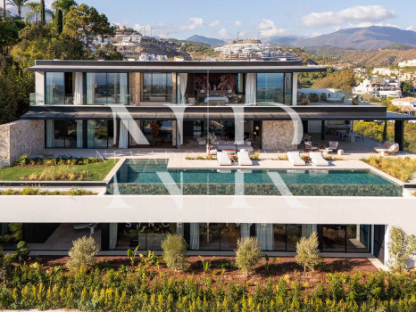 Villa en Urbanización El Herrojo Alto con vistas panorámicas al mar en venta