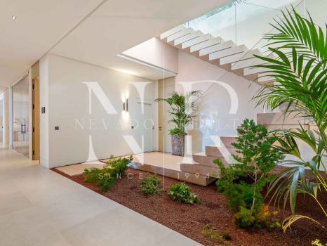 Villa en Urbanización El Herrojo Alto con vistas panorámicas al mar en venta
