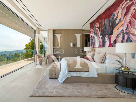 Villa en Urbanización El Herrojo Alto con vistas panorámicas al mar en venta