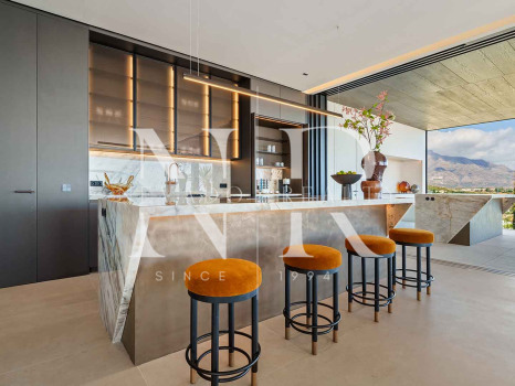 Villa en Urbanización El Herrojo Alto con vistas panorámicas al mar en venta