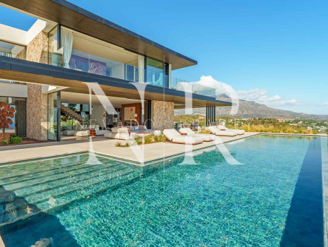 Villa à vendre à Urb. El Herrojo Alto, avec vues panoramiques