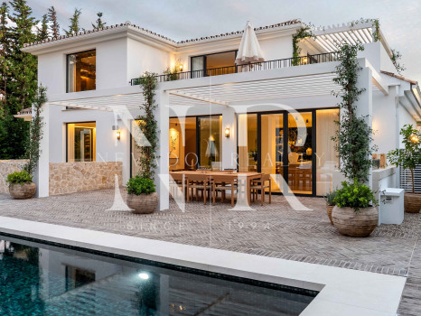Villa en Las Brisas Golf en primera línea de golf en venta