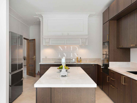 Villa de style andalou classique à vendre dans le domaine privé d'El Madroñal