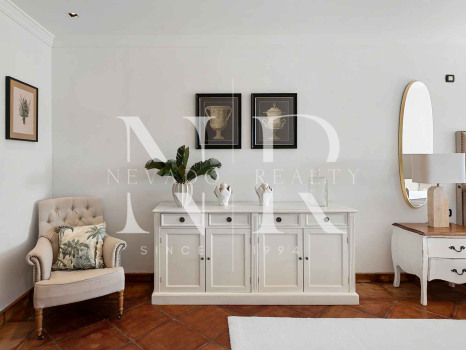 Villa de style andalou classique à vendre dans le domaine privé d'El Madroñal