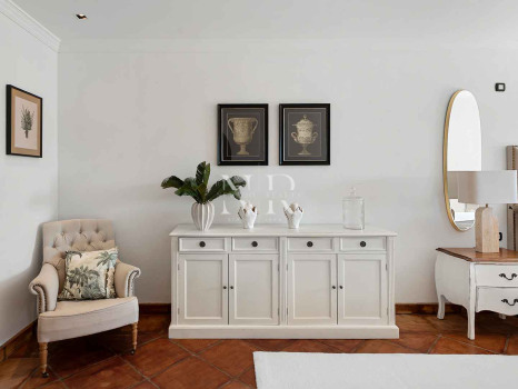 Villa de style andalou classique à vendre dans le domaine privé d'El Madroñal