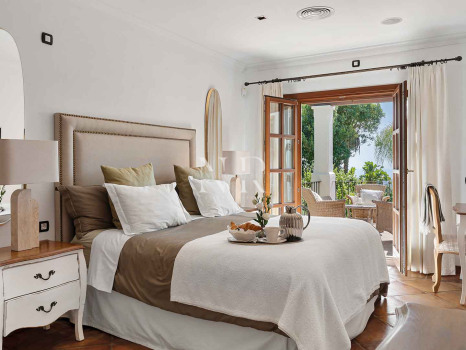 Villa de style andalou classique à vendre dans le domaine privé d'El Madroñal