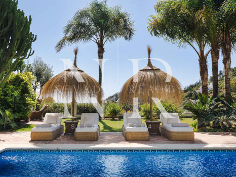 Villa de style andalou classique à vendre dans le domaine privé d'El Madroñal