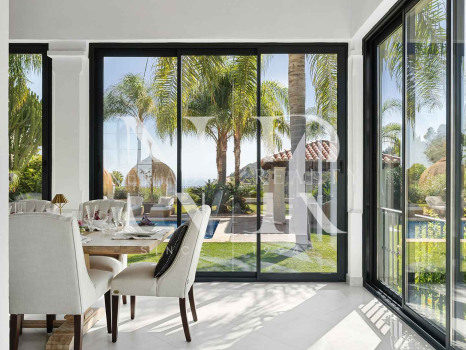 Villa de style andalou classique à vendre dans le domaine privé d'El Madroñal