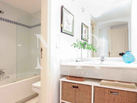 Apartamento en Urbanización Jardines de las Lomas de Marbella Club en venta