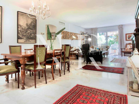 Apartamento en Urbanización Jardines de las Lomas de Marbella Club en venta