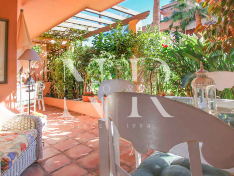 Apartamento en Urbanización Jardines de las Lomas de Marbella Club en venta