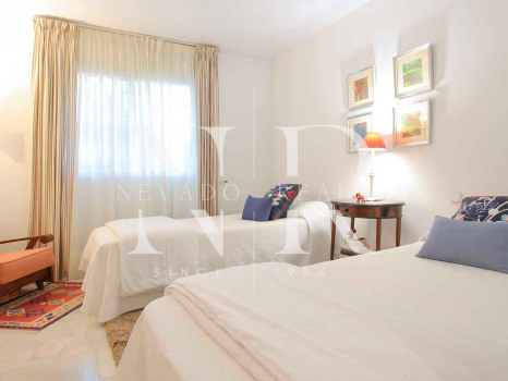 Apartamento en Urbanización Jardines de las Lomas de Marbella Club en venta