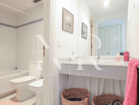 Apartamento en Urbanización Jardines de las Lomas de Marbella Club en venta