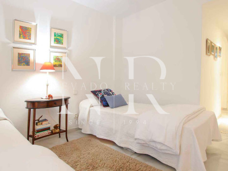Apartamento en Urbanización Jardines de las Lomas de Marbella Club en venta