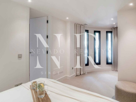 Appartement entièrement rénové à vendre dans le complexe Palacetes Les Belvederes
