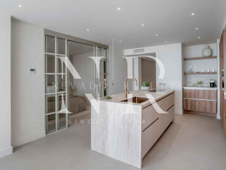 Appartement entièrement rénové à vendre dans le complexe Palacetes Les Belvederes