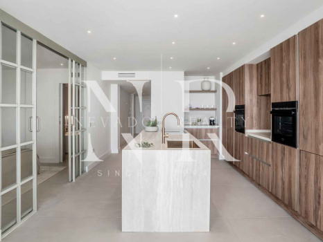 Appartement entièrement rénové à vendre dans le complexe Palacetes Les Belvederes