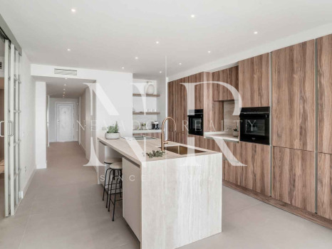 Appartement entièrement rénové à vendre dans le complexe Palacetes Les Belvederes