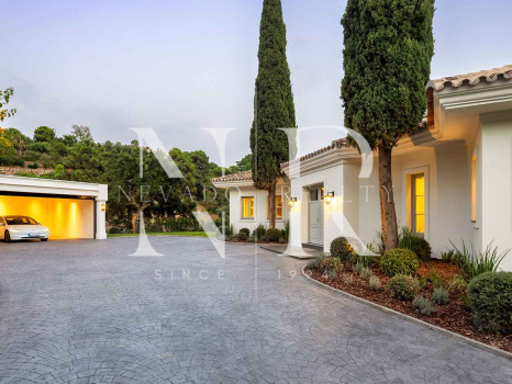 Villa en Urbanización La Zagaleta completamente renovada en venta
