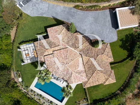 Villa en Urbanización La Zagaleta completamente renovada en venta