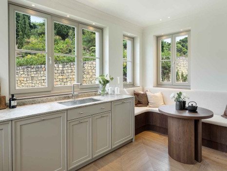 Villa en Urbanización La Zagaleta completamente renovada en venta
