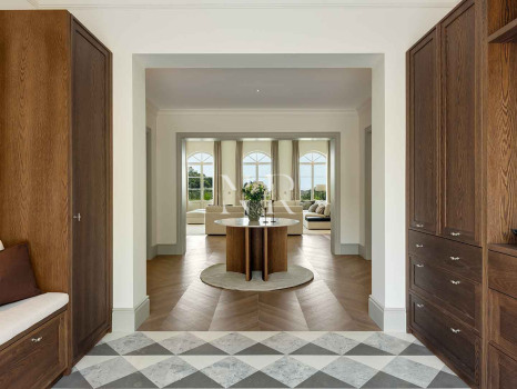 Villa en Urbanización La Zagaleta completamente renovada en venta