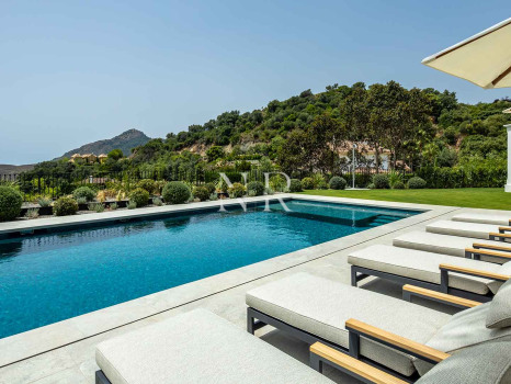 Villa en Urbanización La Zagaleta completamente renovada en venta