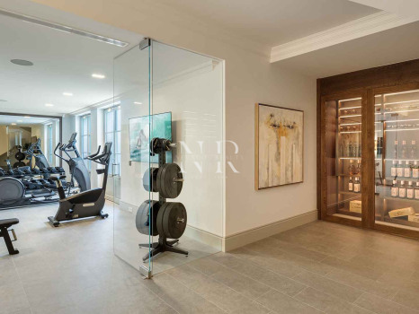 Villa en Urbanización La Zagaleta completamente renovada en venta