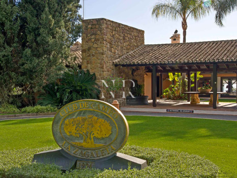 Villa en Urbanización La Zagaleta completamente renovada en venta