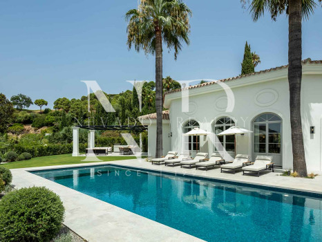 Villa en Urbanización La Zagaleta completamente renovada en venta