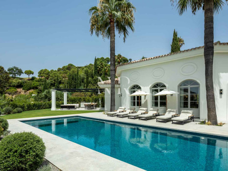 Villa en Urbanización La Zagaleta completamente renovada en venta