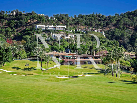 Villa en Urbanización La Zagaleta completamente renovada en venta